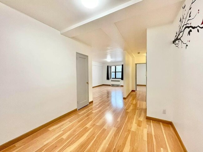 Foto del edificio - 138-12 28th Rd
