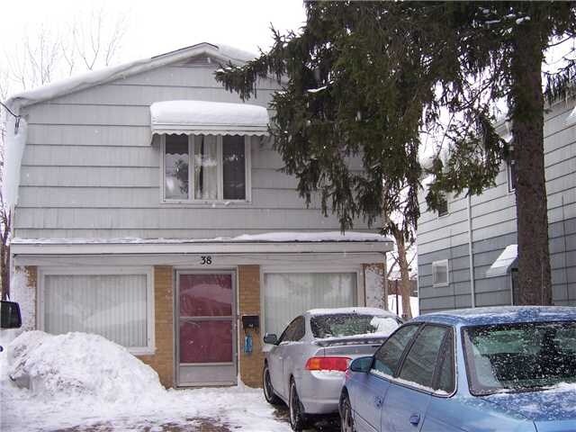 Foto del edificio - 38-40 Newell Ave