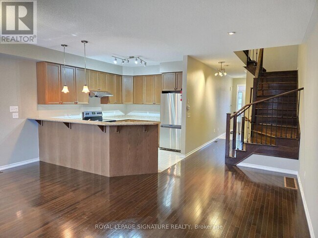 Building Photo - 651 Farmstead Dr