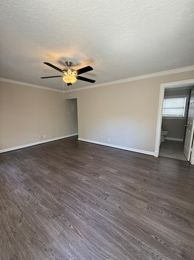 Building Photo - 731 Columbia St