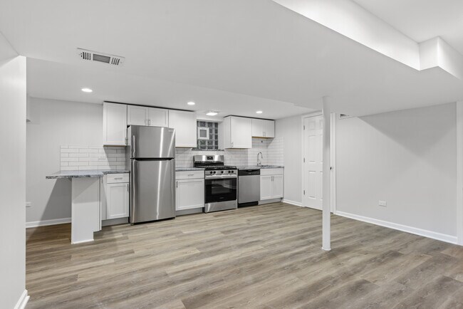 Foto del edificio - 236 Callan Ave