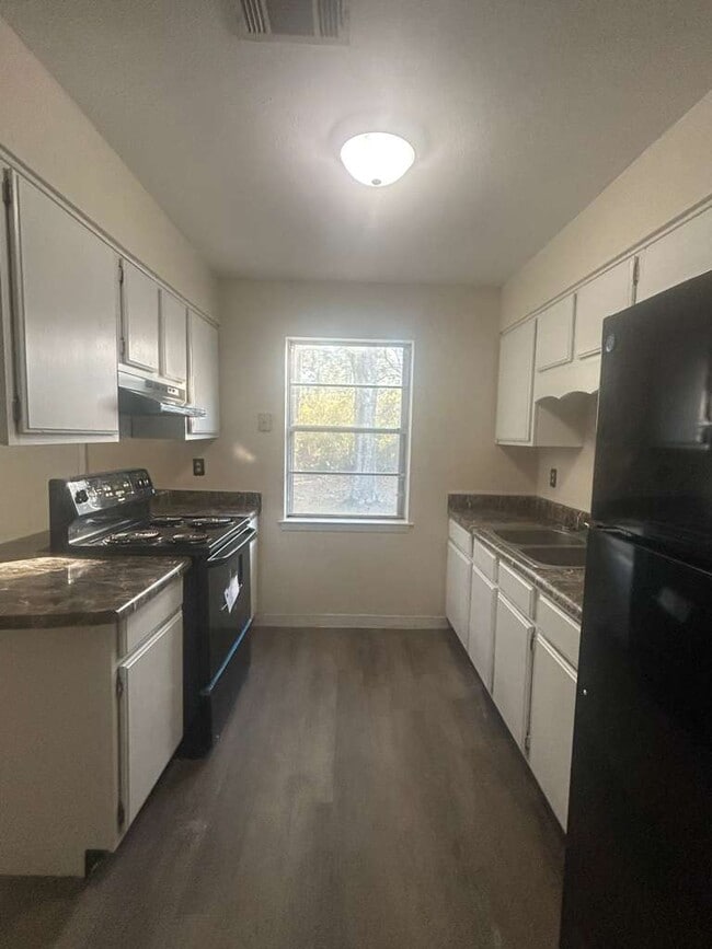 Foto del edificio - 1817 Victoria Dr