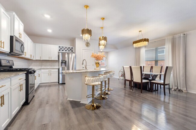 Foto del edificio - 4bd/2ba/Outdoor Kitchen! - Rare Gem of A R...