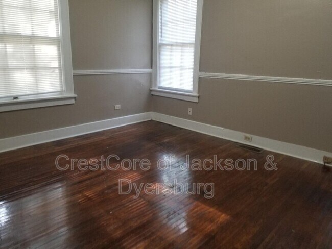 Foto del edificio - 319 W Forest Ave