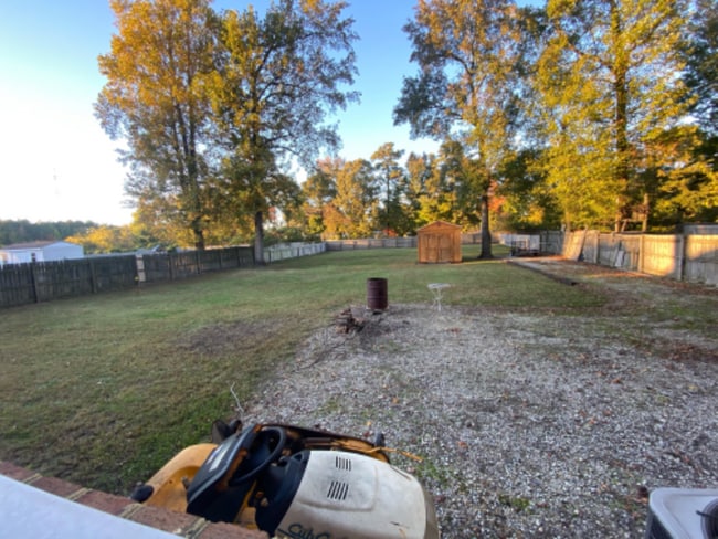 Building Photo - 2536 Roundtree Cir