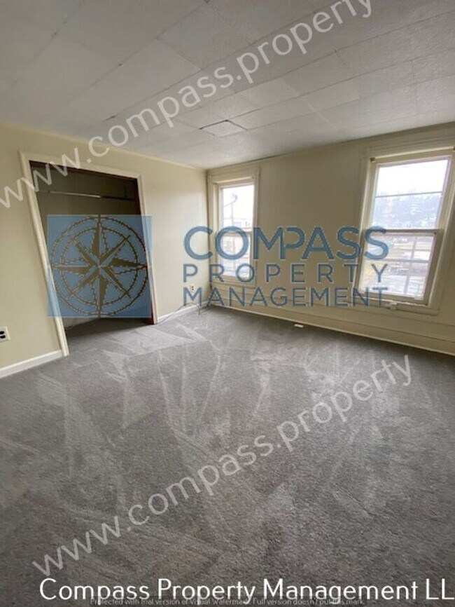 Building Photo - $1295 - 3 Bed, 1 Bath - West End of Coates...