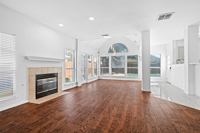 Building Photo - 5809 Gloucester Ct