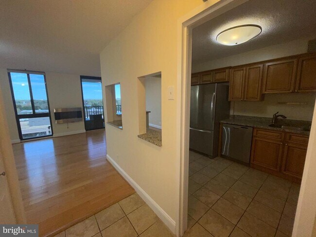 Foto del edificio - 6800 Fleetwood Rd