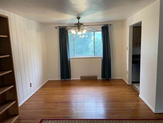 Foto del edificio - Garden Hill 4BD/3BA
