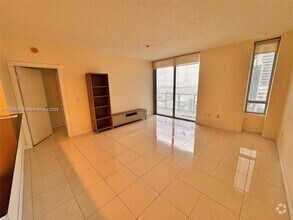 Building Photo - 1060 Brickell Ave