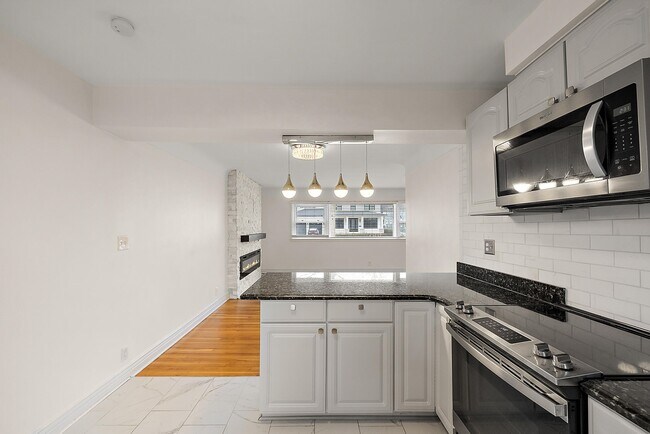 Foto del edificio - 2046 Yorkshire Rd