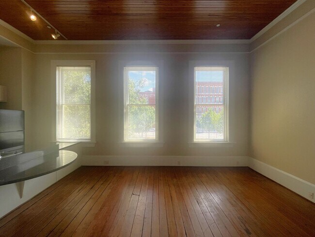Foto del edificio - 480 Poplar St