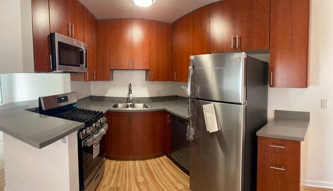 All Brand New Stainless Steel Appliances - 272 W Tujunga Ave