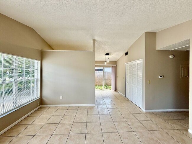 Photo - CUTE AFFORDABLE 2/2 DUPLEX off Michigan! House