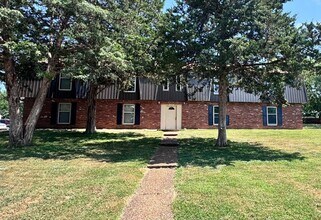 Building Photo - 1609 Chaddsford Dr