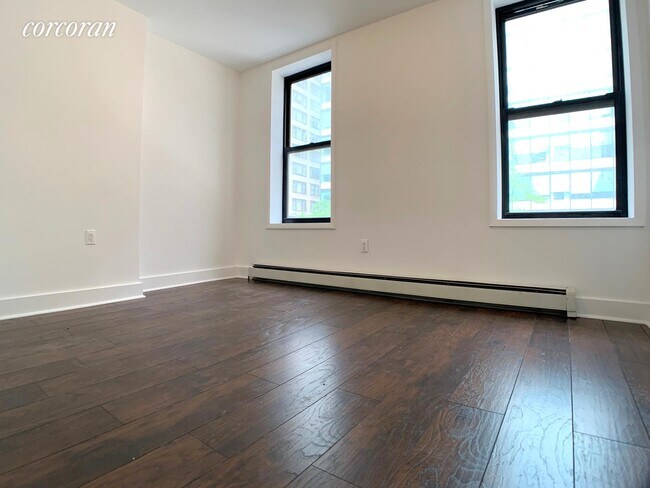 Building Photo - 835 3rd Ave