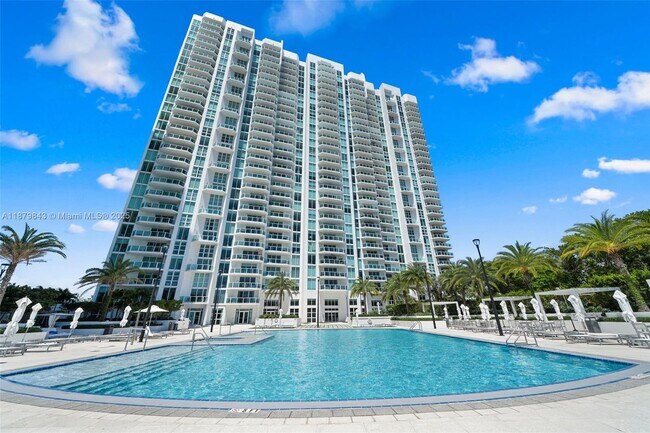 Foto del edificio - 3301 NE 183rd St