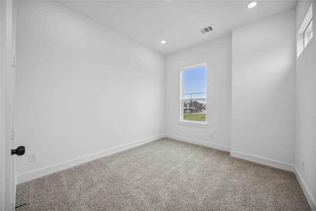 Foto del edificio - 8103 Calhoun Rd