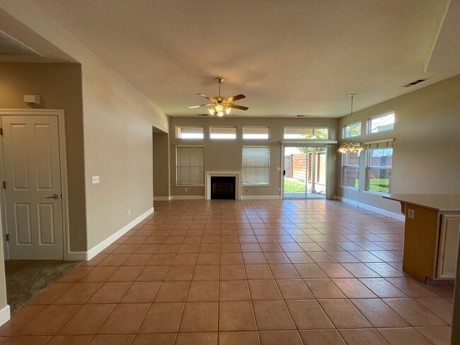 Building Photo - 1621 Linnea Ln