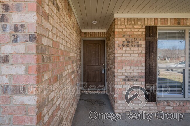 Building Photo - 6600 Ridgeview Cir