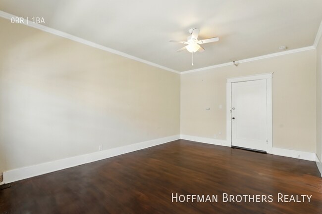 Foto del edificio - 323 W 4th St
