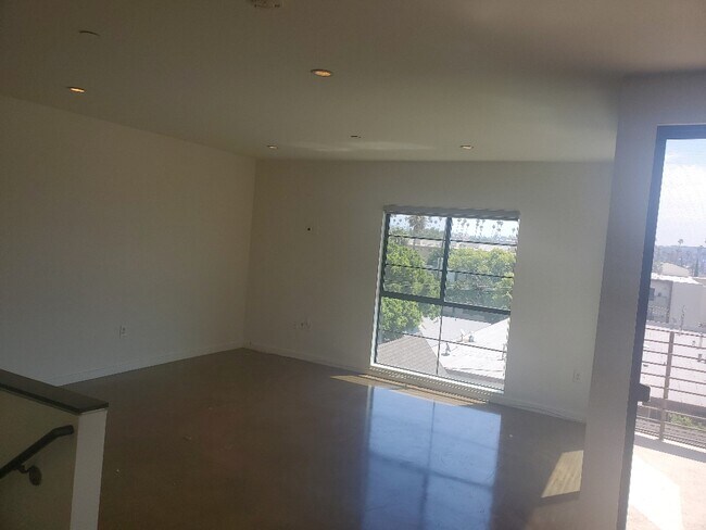Building Photo - 5420 Harold Way