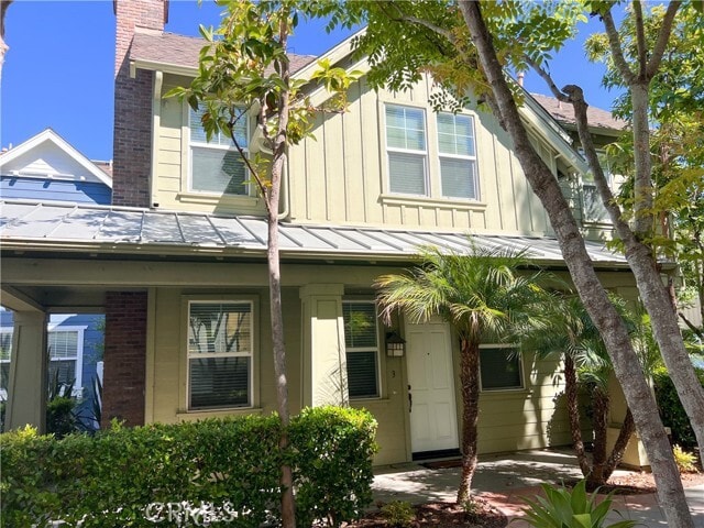 Primary Photo - 3 Paddock Pl