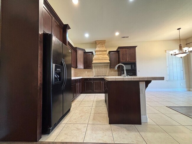 Foto del edificio - Beautiful 3 bedroom 2 bathroom