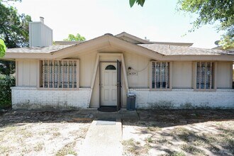 Building Photo - 5632 Birchmont Dr
