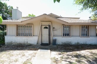 Building Photo - 5632 Birchmont Dr