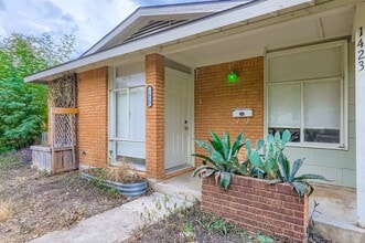 Building Photo - 1423 Westmoor Dr Building Photo - 1423 Westmoor Dr