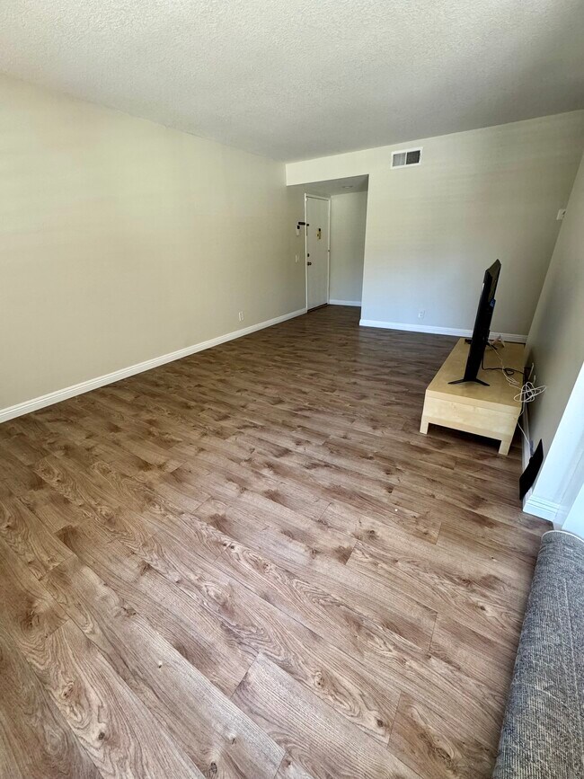 Foto del edificio - 4575 Ramona Ave