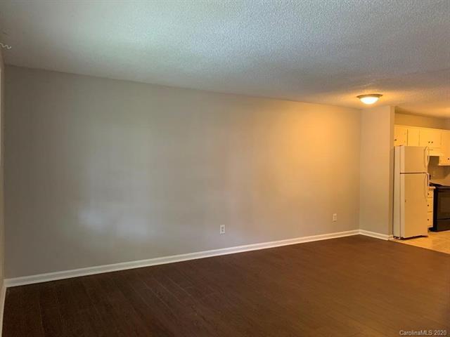 Foto del edificio - 2611 Holton Ave