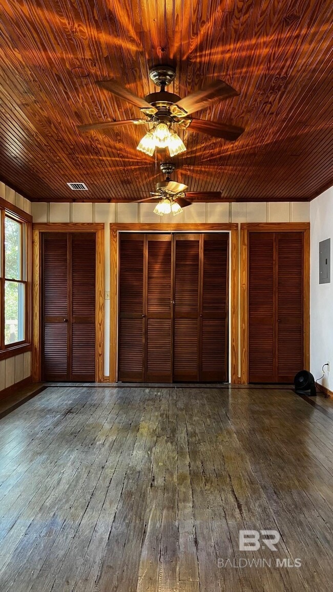 Foto del edificio - 905 Van Ave