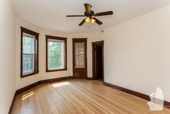 Foto del edificio - 1440 W Addison St