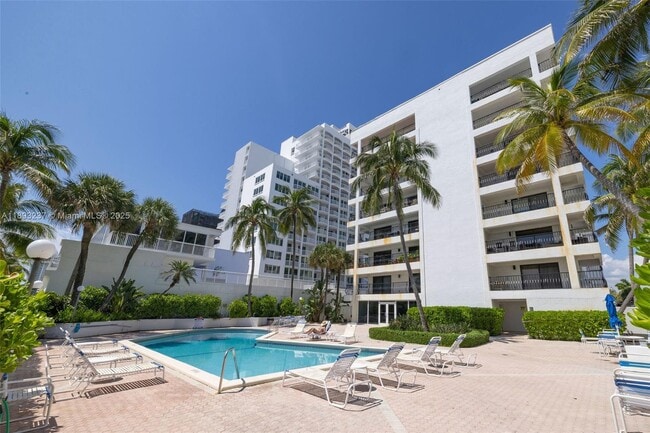 Building Photo - 5415 Collins Ave