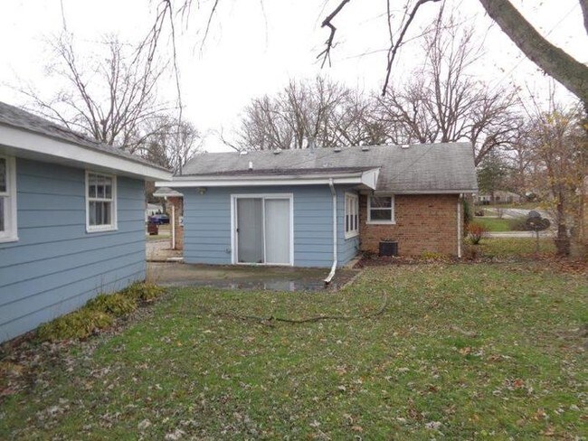 Building Photo - 22 Apple Ln