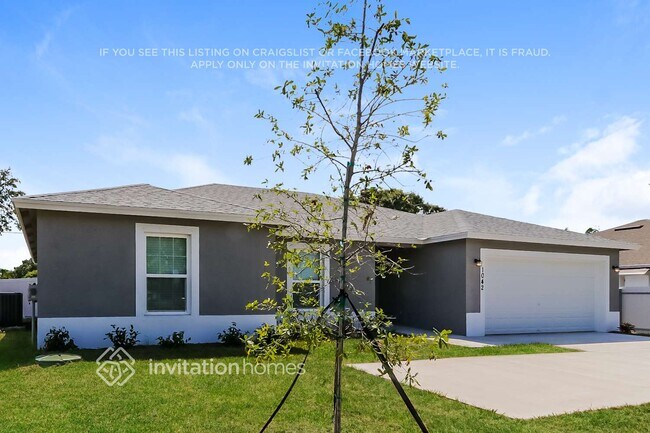 Foto del edificio - 1042 SW Del Rio Blvd
