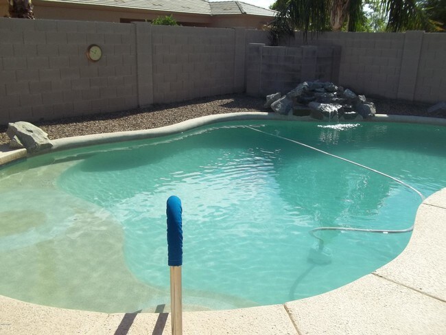 Building Photo - 2037 E Riviera Dr