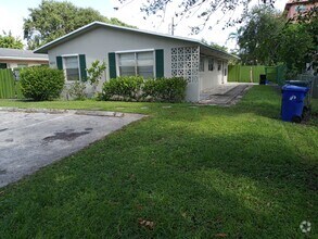 Building Photo - 605 NW 18th St