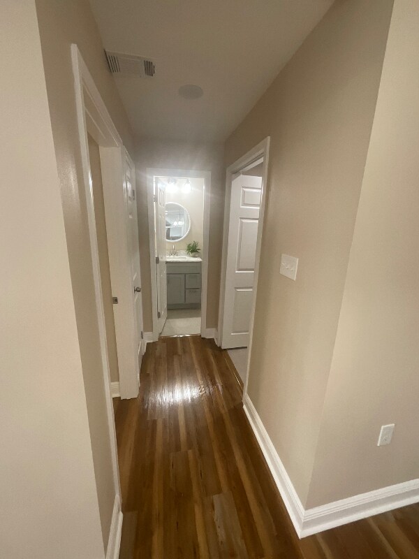 Building Photo - 1216 Hymelia Ave
