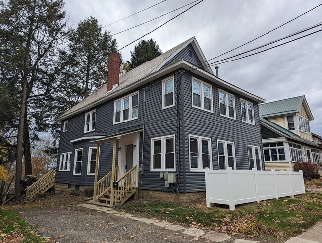 Foto del edificio - 548 Baldwin St