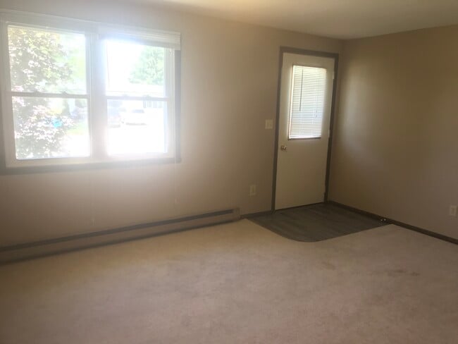Building Photo - 1316 Sheri Ct