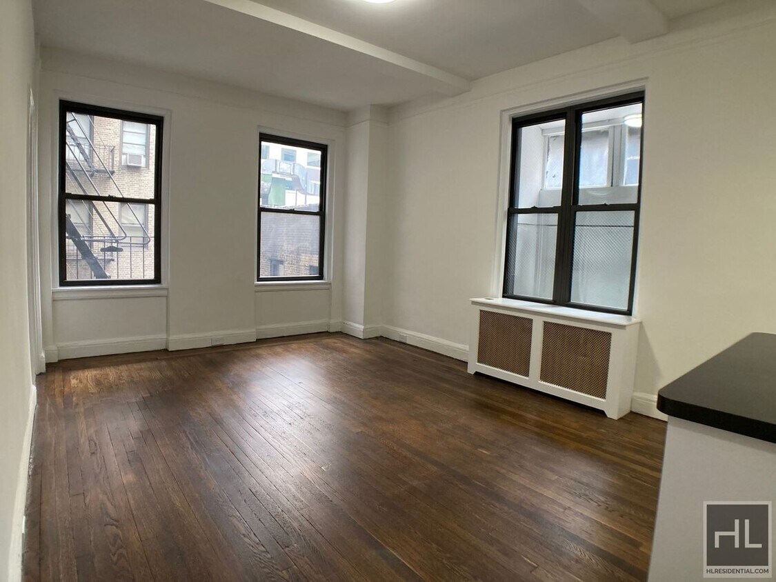Primary Photo - EAST 46 STREET