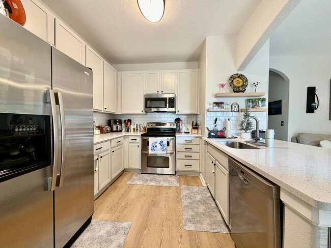 Building Photo - 4765 Hahns Peak Dr