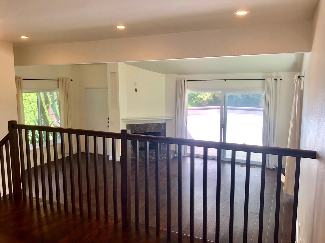 Dining/Living Room - 17195 Palisades Cir