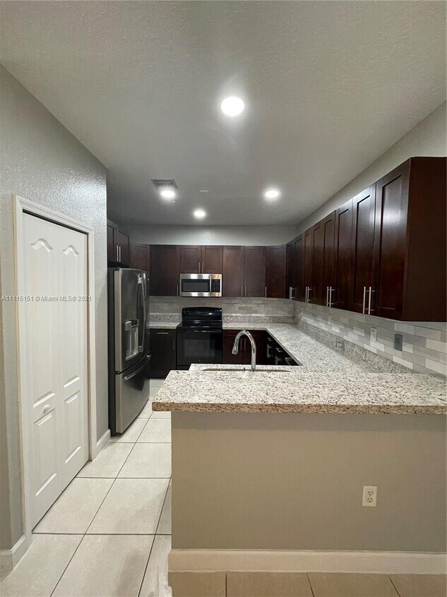 Primary Photo - 4425 SW 160th Ave