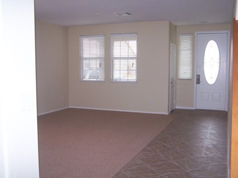 Building Photo - POOL 5 BEDROOMS AND A LOFT ALMOST 3000sf