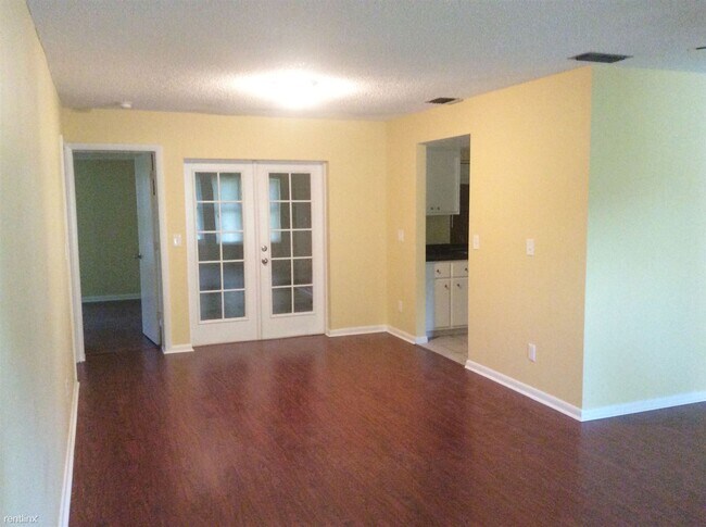 Foto del edificio - 4 br, 3 bath House - 3711 SE 2nd Place