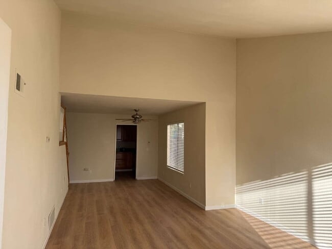 Building Photo - Spacious Blossom Valley Home